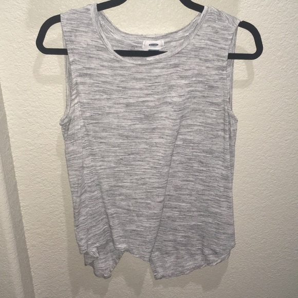 Gray top with slit in back - Picture 1 of 3